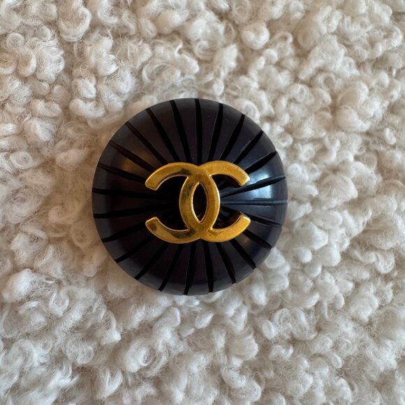 HTF! Vintage Chanel CC Logo Round Black Button - Authentic, 1A - Picture 5 of 5